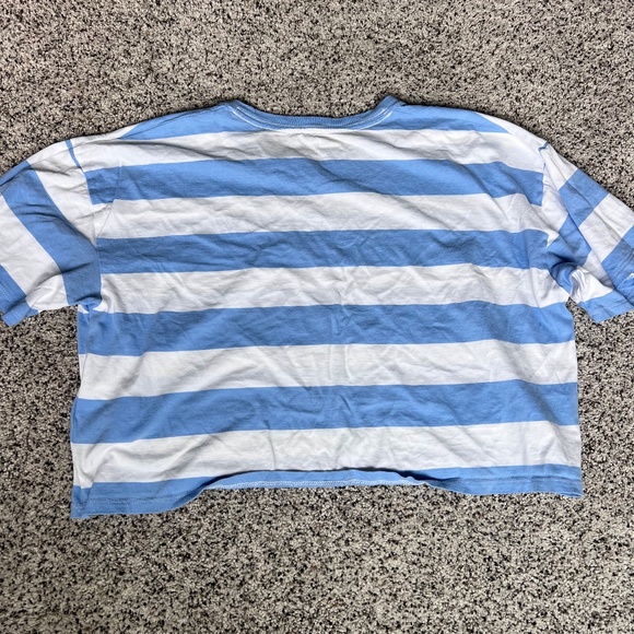 Hollister Cropped Tee - Picture 2 of 3